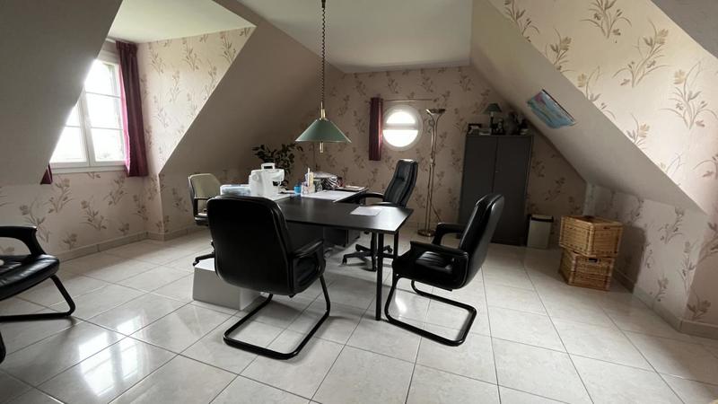 Maison traditionnelle - 190 m² - 6 pièces