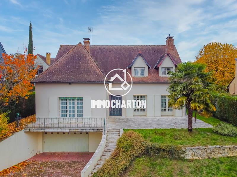 Maison - 212 m² - 8 pièces