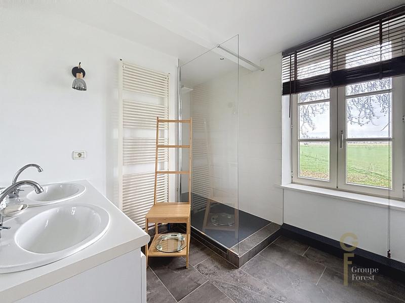 Maison - 359 m² - 7 pièces