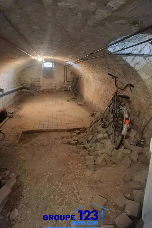 Maison - 220 m² - 6 pièces