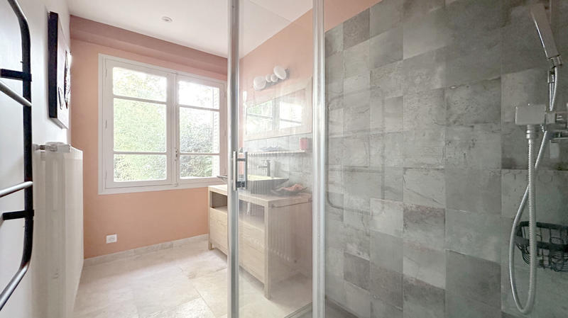 Maison - 180 m² - 5 pièces