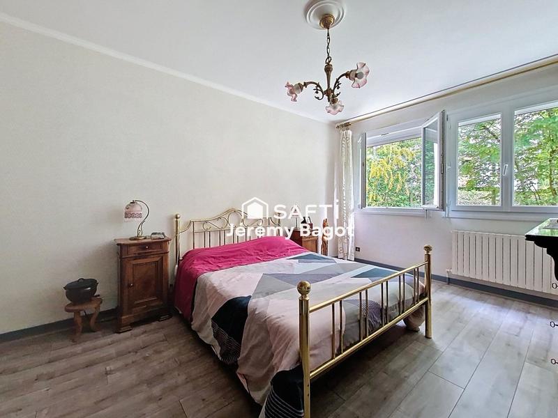 Maison - 240 m² - 7 pièces