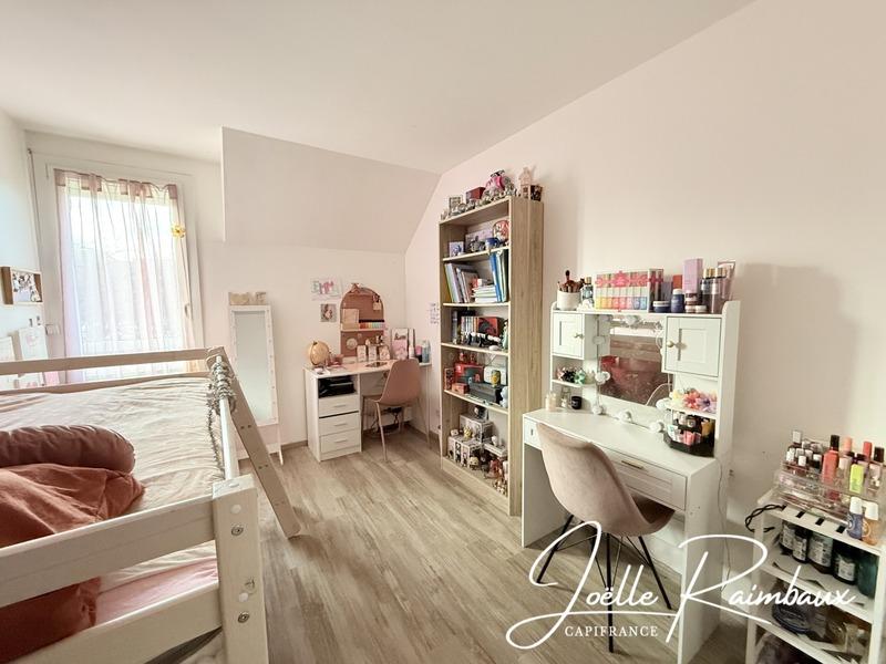 Maison - 95 m² - 5 pièces