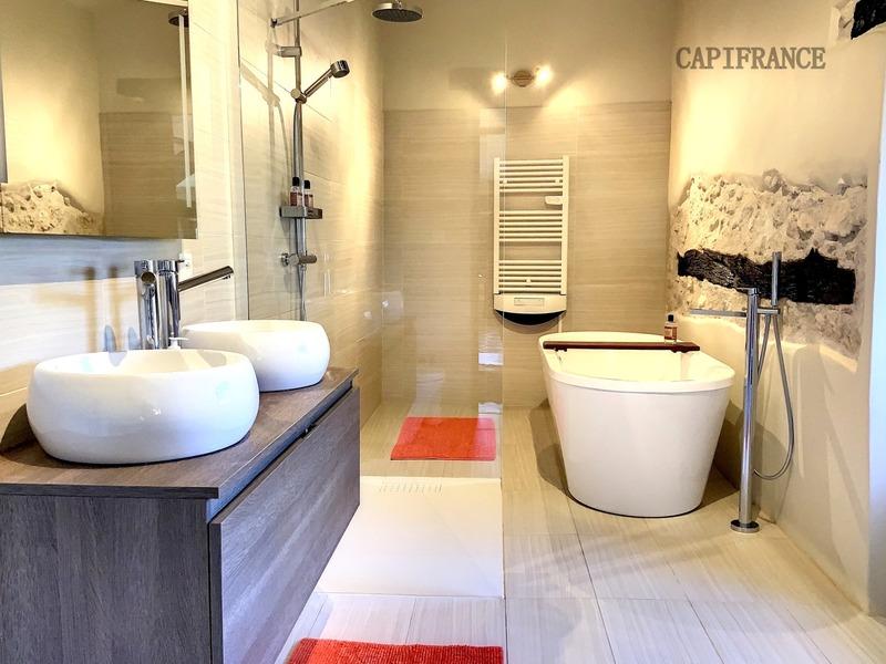 Propriété - 561 m² - 14 pièces