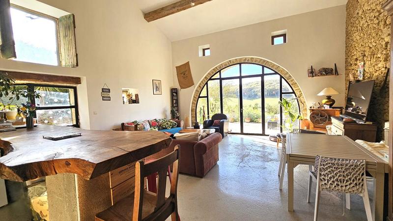 Maison - 189 m² - 6 pièces