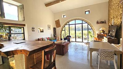 Maison - 189 m² - 6 pièces