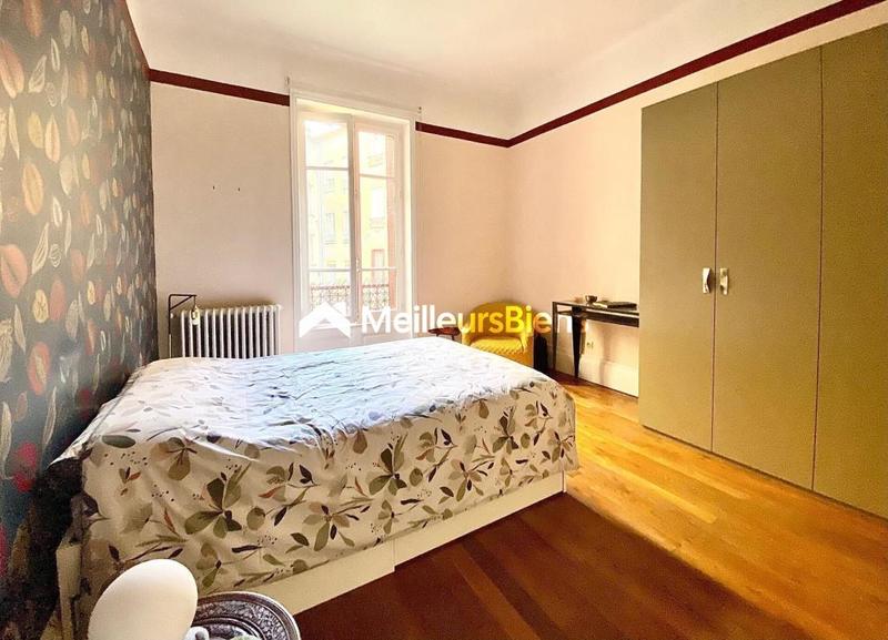 Appartement bourgeois - 117 m² - 4 pièces