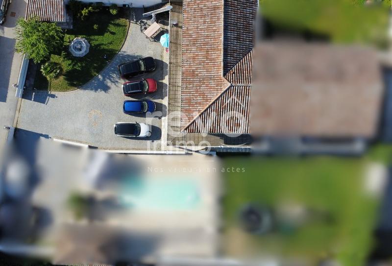 Maison - 221 m² - 5 pièces