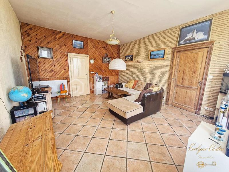 Maison - 323 m² - 8 pièces