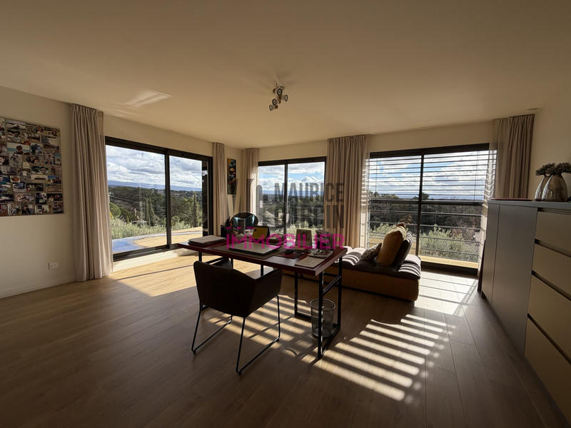 Maison - 180 m² - 6 pièces