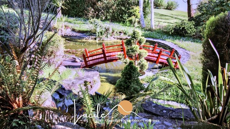 Maison - 235 m² - 9 pièces