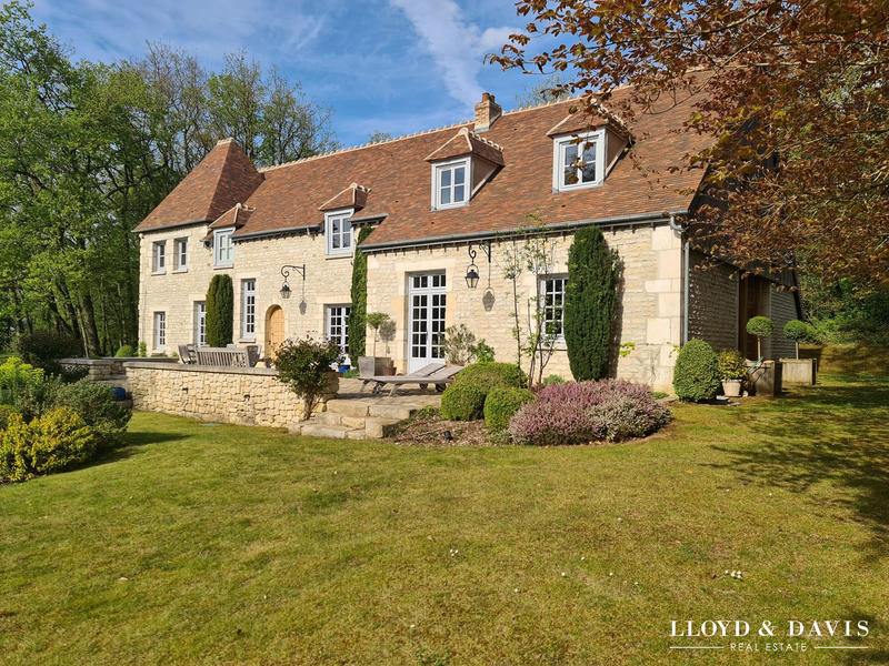 Maison - 303 m² - 10 pièces