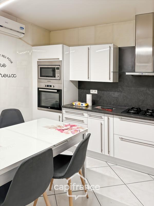 Maison - 187 m² - 8 pièces