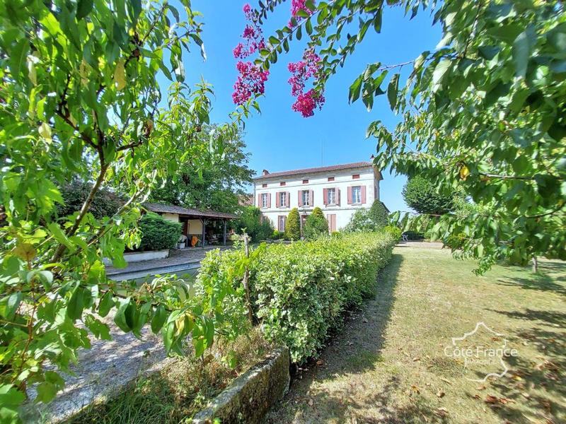 Maison de maîtres - 217 m² - 6 pièces