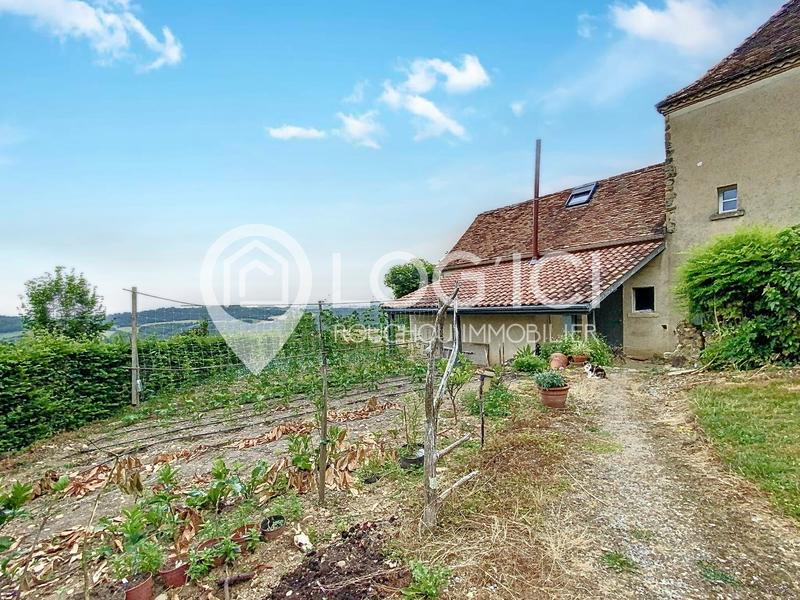 Maison - 220 m² - 8 pièces