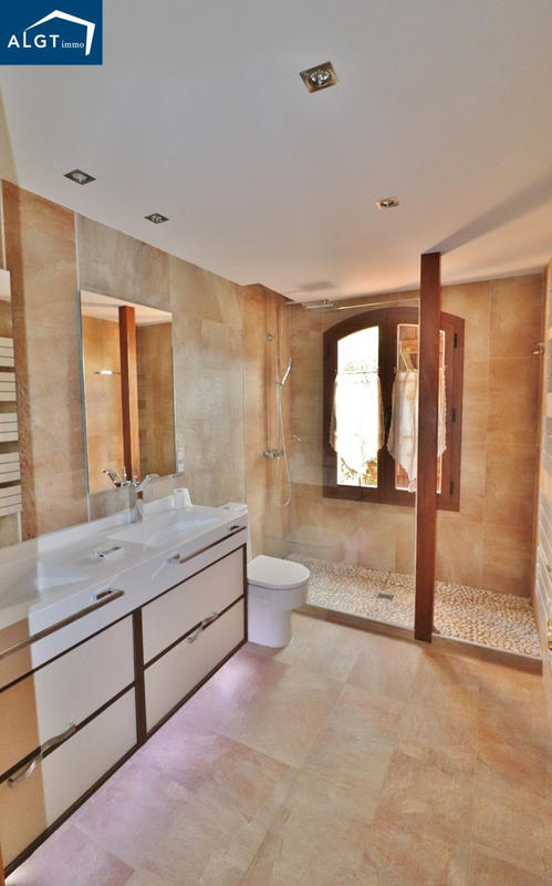 Villa - 155 m² - 6 pièces