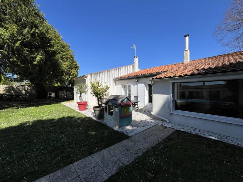 Propriété - 338 m² - 10 pièces