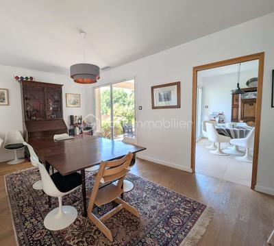 Villa - 189 m² - 6 pièces