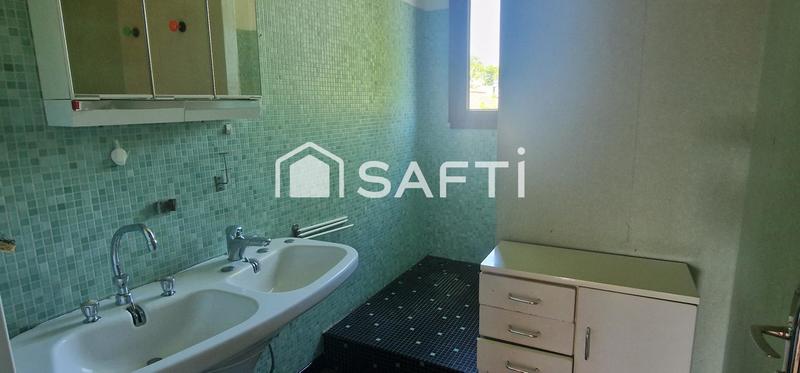 Maison - 180 m² - 8 pièces