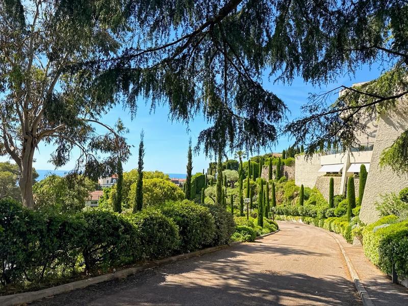 Appartement - 270 m² - 6 pièces