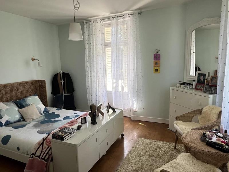 Maison - 180 m² - 7 pièces