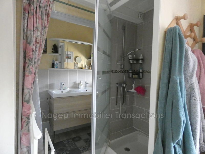 Maison - 246 m² - 9 pièces