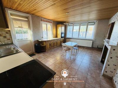 Maison - 280 m² - 8 pièces