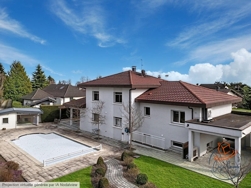 Maison - 238 m² - 8 pièces