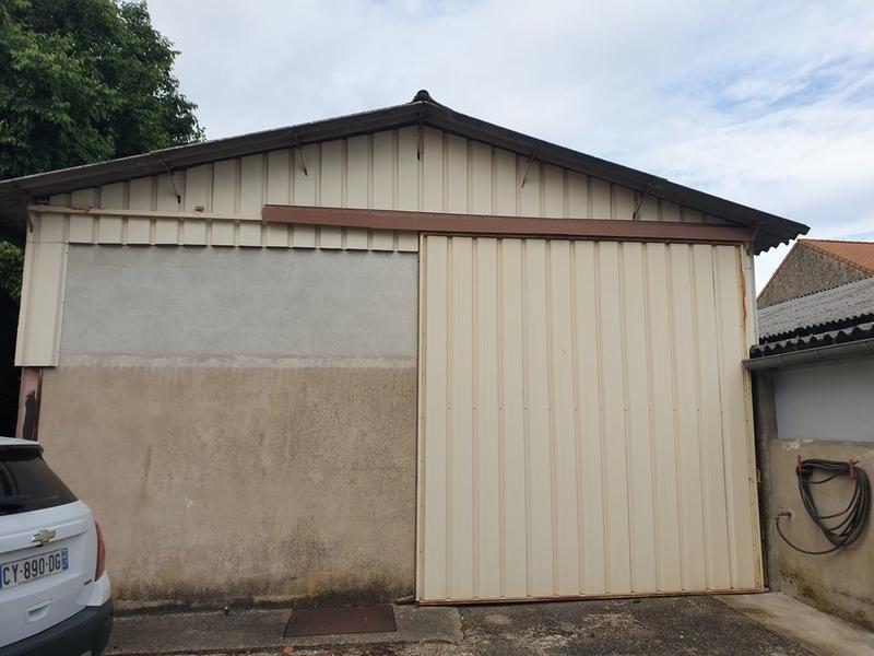 Local d'activité / Entrepôt - 1 251 m² - 29 pièces