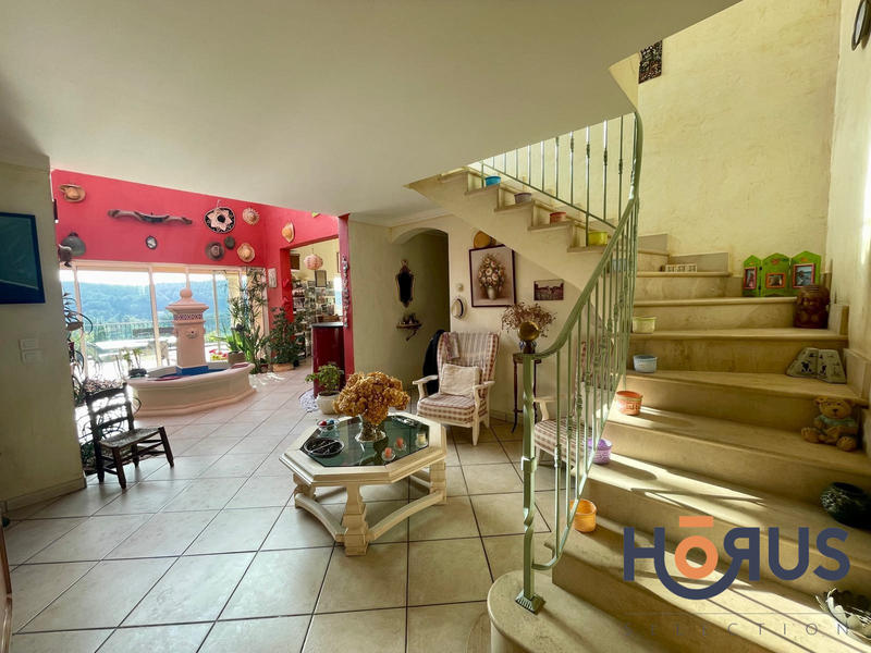 Viager - Villa - 268 m² - 8 pièces