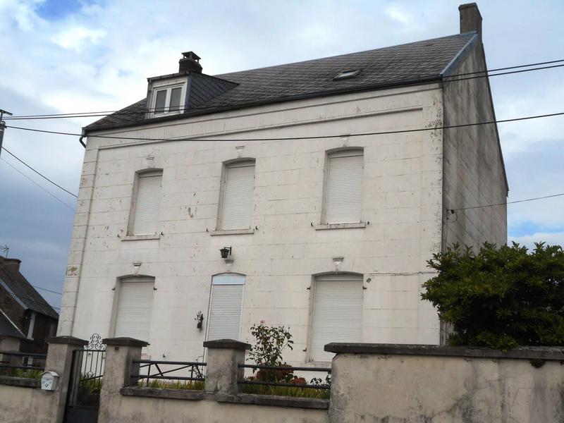 Maison - 160 m² - 9 pièces