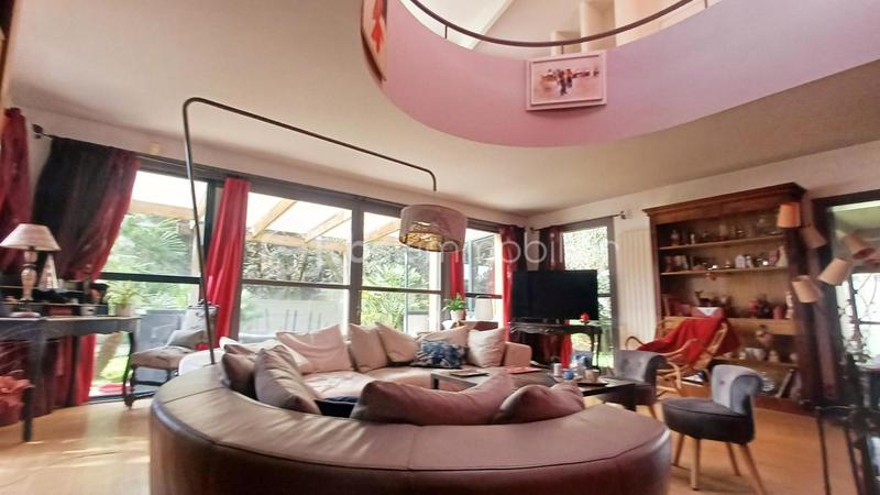 Villa - 245 m² - 8 pièces