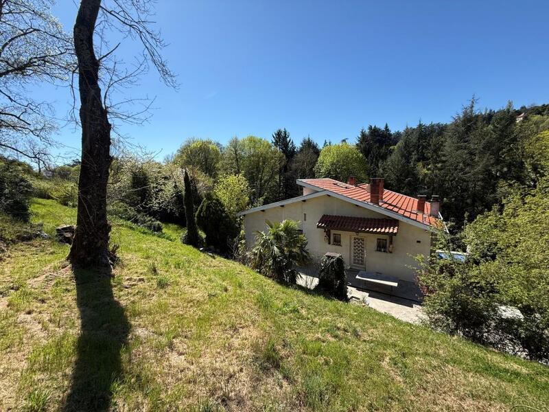 Maison - 214 m² - 6 pièces