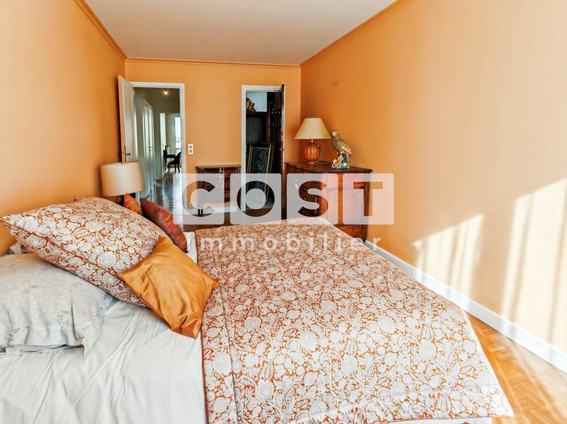 Appartement - 137 m² - 5 pièces