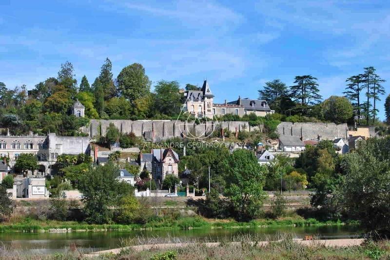 Château - 1 800 m² - 70 pièces
