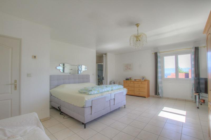 Maison - 170 m² - 5 pièces