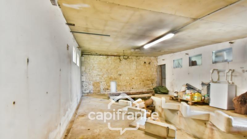 Hangar - 592 m² - 5 pièces