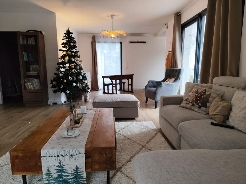 Maison - 180 m² - 8 pièces