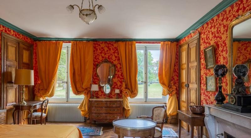 Manoir - 1 700 m² - 35 pièces