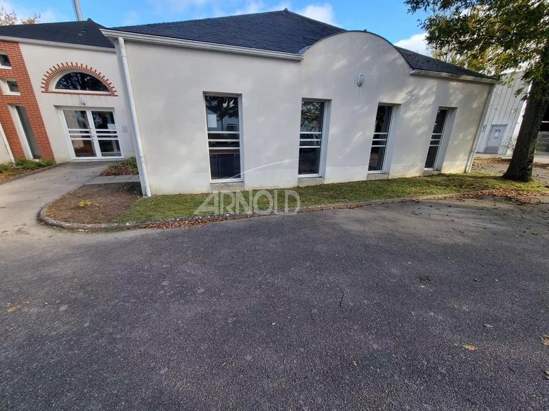 Bureau - 378 m² - 17 pièces