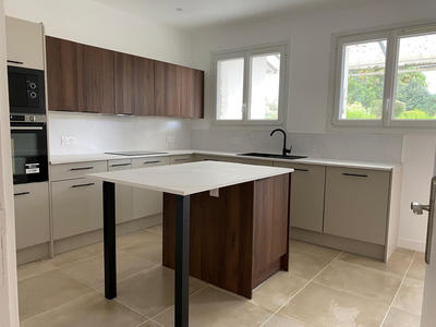 Maison - 201 m² - 8 pièces