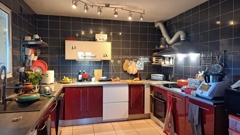 Propriété - 330 m² - 11 pièces