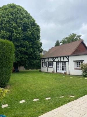 Maison - 270 m² - 10 pièces