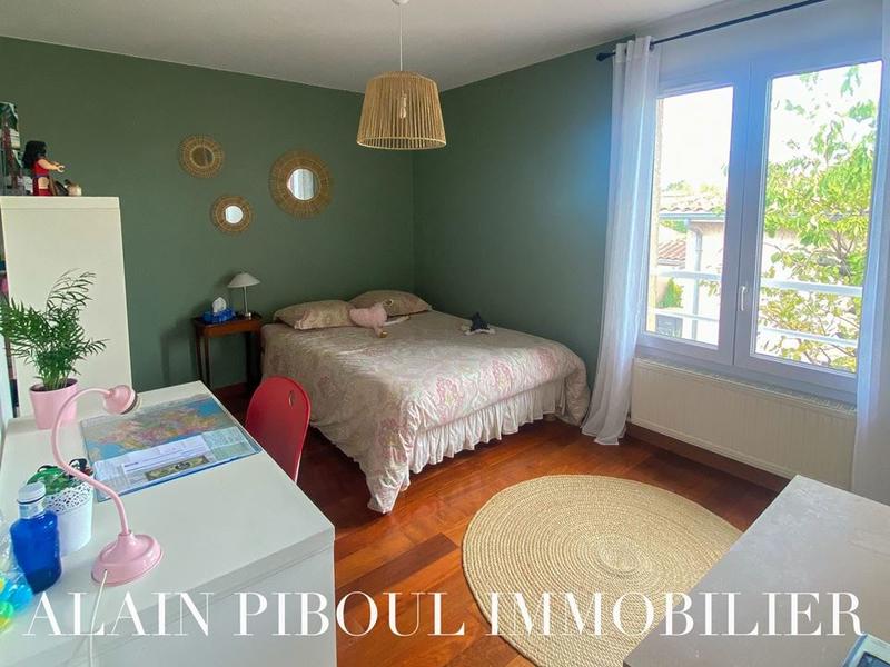 Maison traditionnelle - 156 m² - 6 pièces