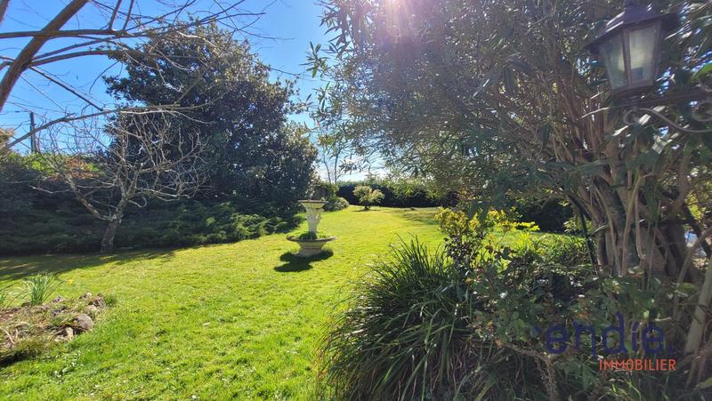 Viager - Maison de village - 140 m² - 7 pièces