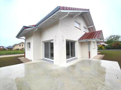 Maison - 102 m² - 5 pièces