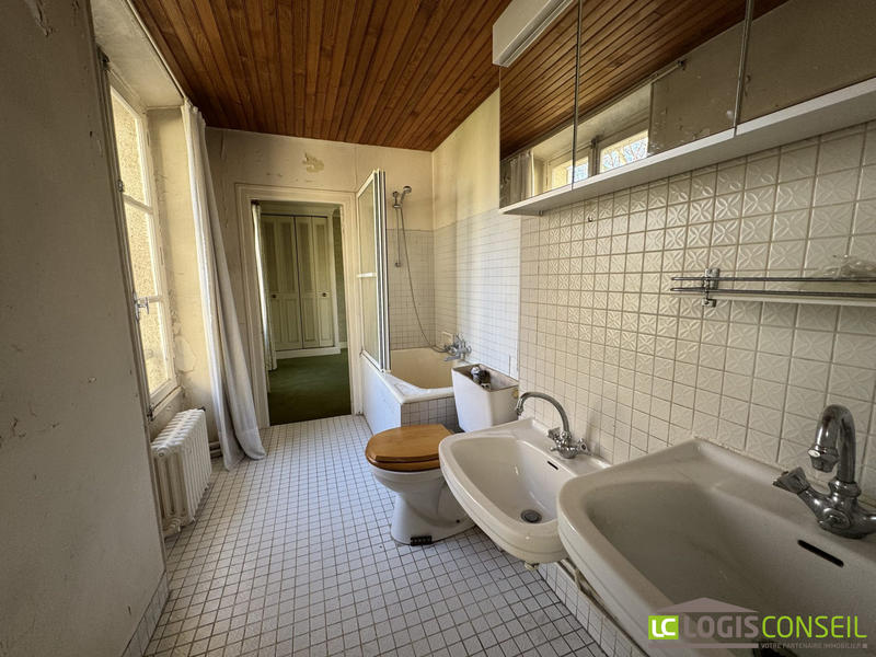 Villa - 222 m² - 7 pièces