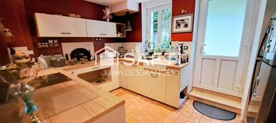 Maison - 270 m² - 10 pièces