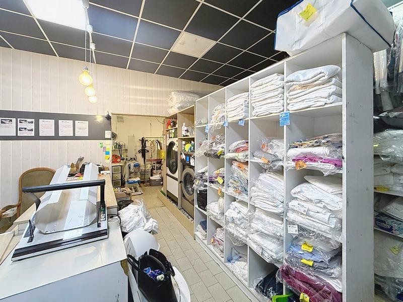 Local commercial - 80 m² - 1 pièce