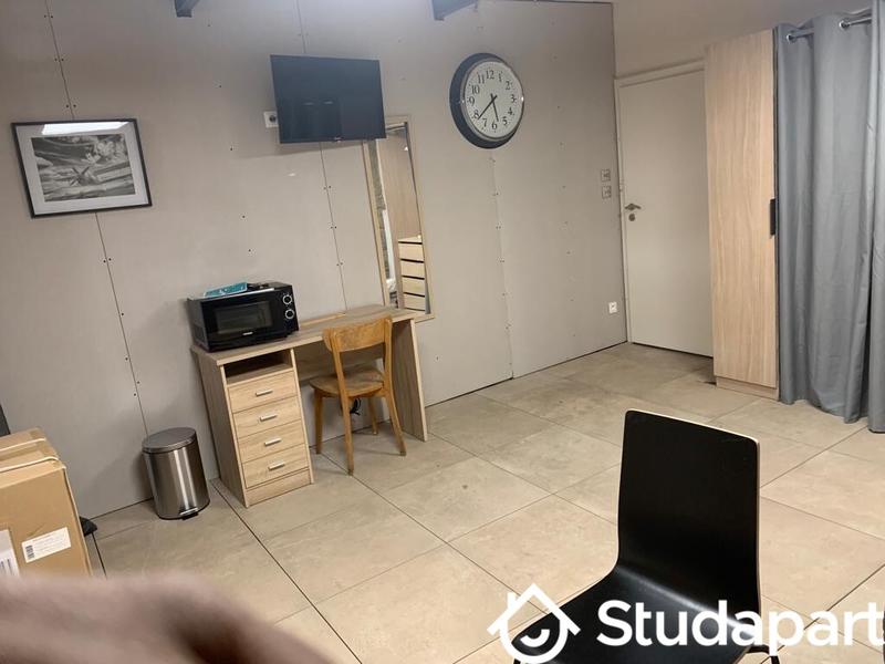 Chambre - 15 m² - 1 pièce